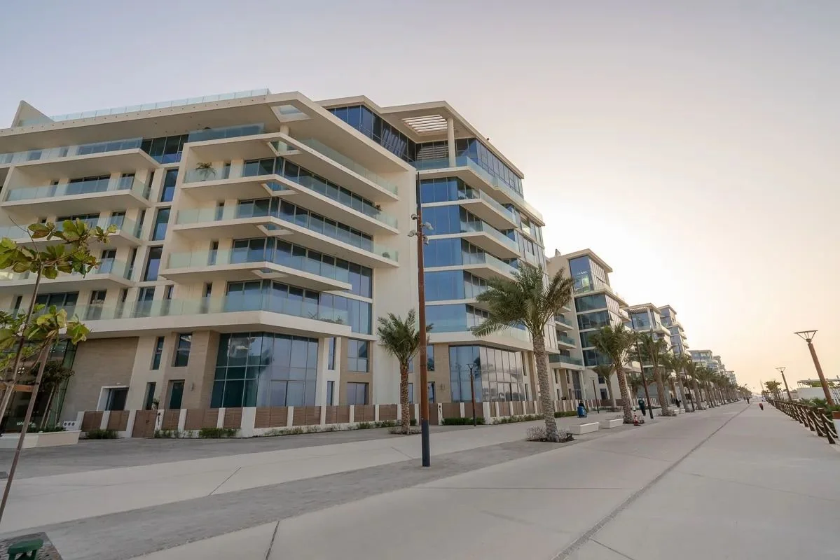 Mamsha Al Saadiyat completed beachfront buildings and promenade